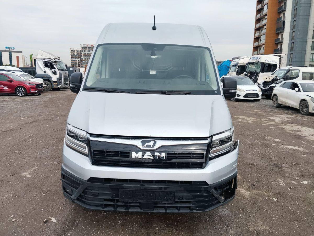 PANELVAN TGE 3.180 4X4 SB L5H3 15.5 M3TOPLION