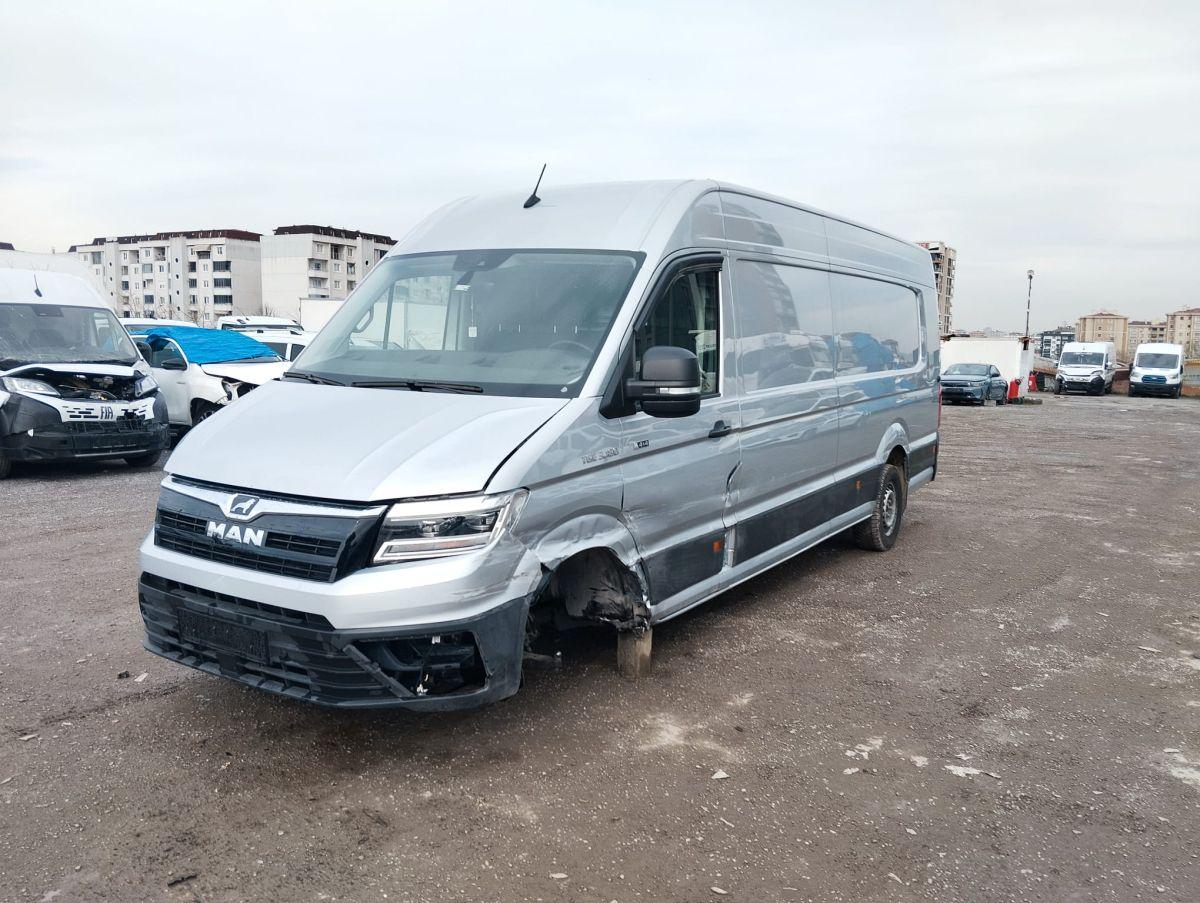 PANELVAN TGE 3.180 4X4 SB L5H3 15.5 M3TOPLION