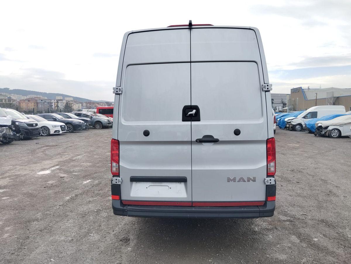 PANELVAN TGE 3.180 4X4 SB L5H3 15.5 M3TOPLION