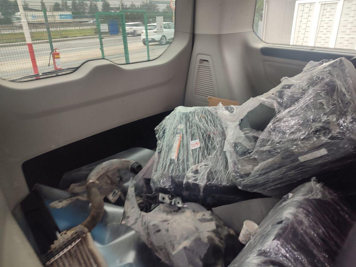 TOURNEO CUSTOM 320L UPGRADE 170 6AT TITANIUM