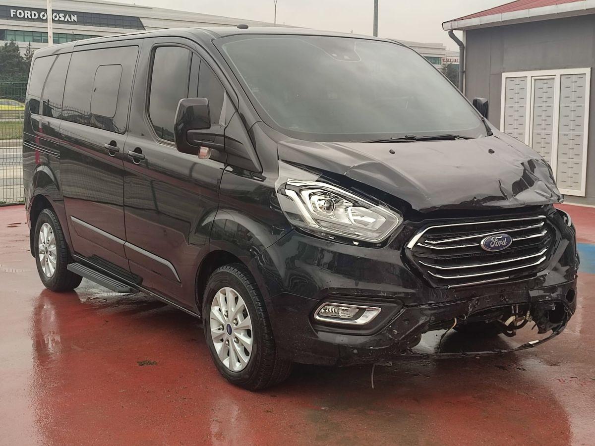 TOURNEO CUSTOM 320L UPGRADE 170 6AT TITANIUM