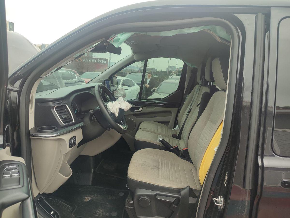 TOURNEO CUSTOM 320L UPGRADE 170 6AT TITANIUM