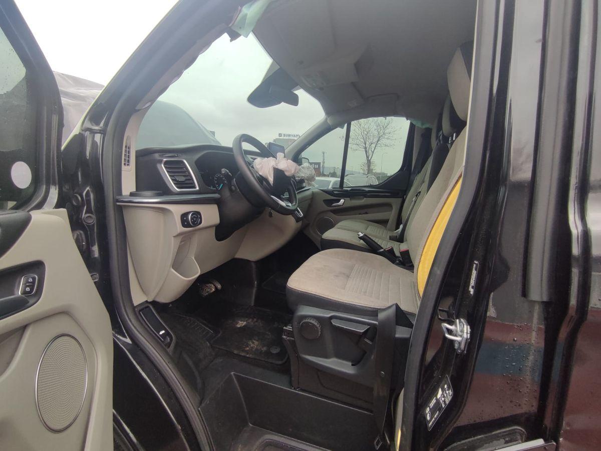 TOURNEO CUSTOM 320L UPGRADE 170 6AT TITANIUM