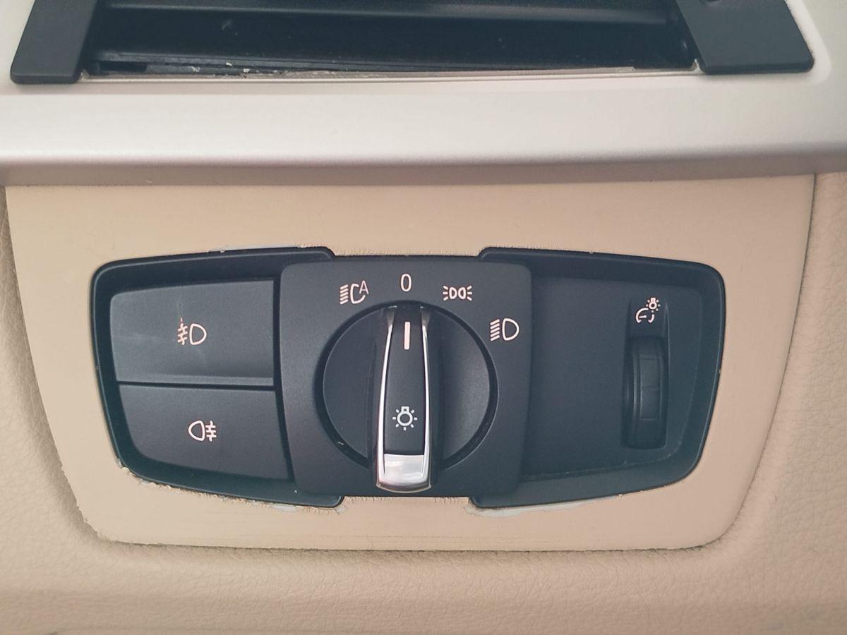 320d SEDAN (184) TECHNO PLUS