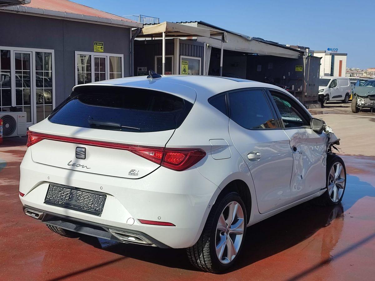 LEON 1.5 EHYBRID (PHEV) 204 DSG FR