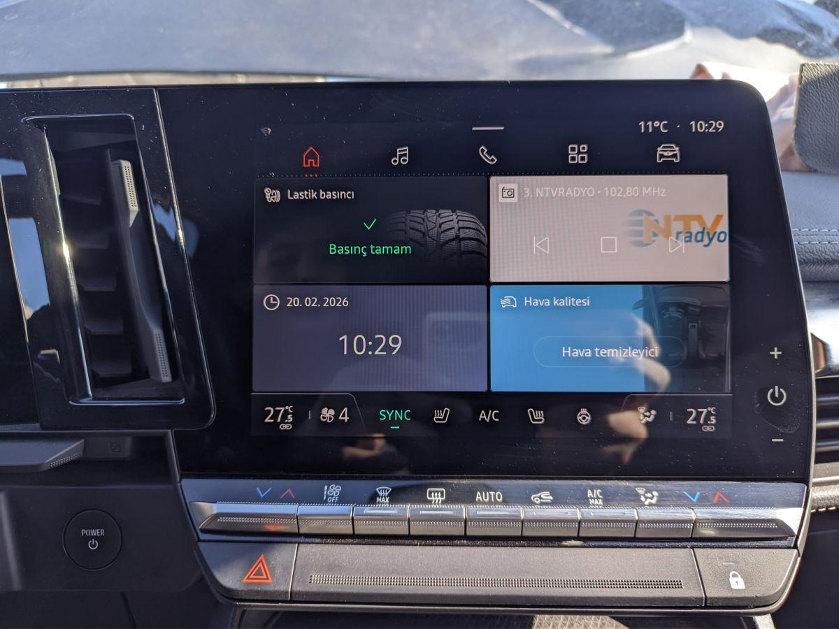 MEGANE E-TECH ICONIC EV60 220