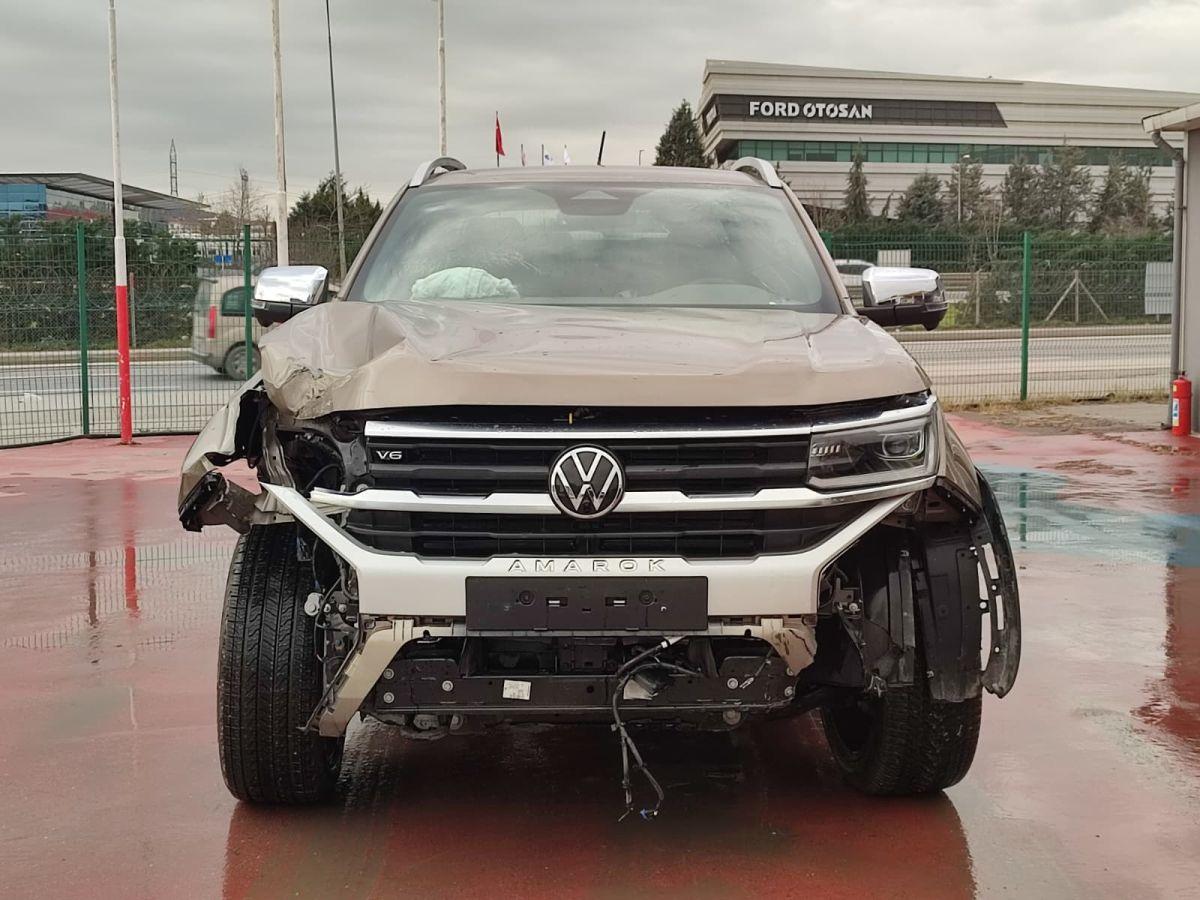 AMAROK AVENTURA 4MOTION 3.0 TDI V6 240 OV