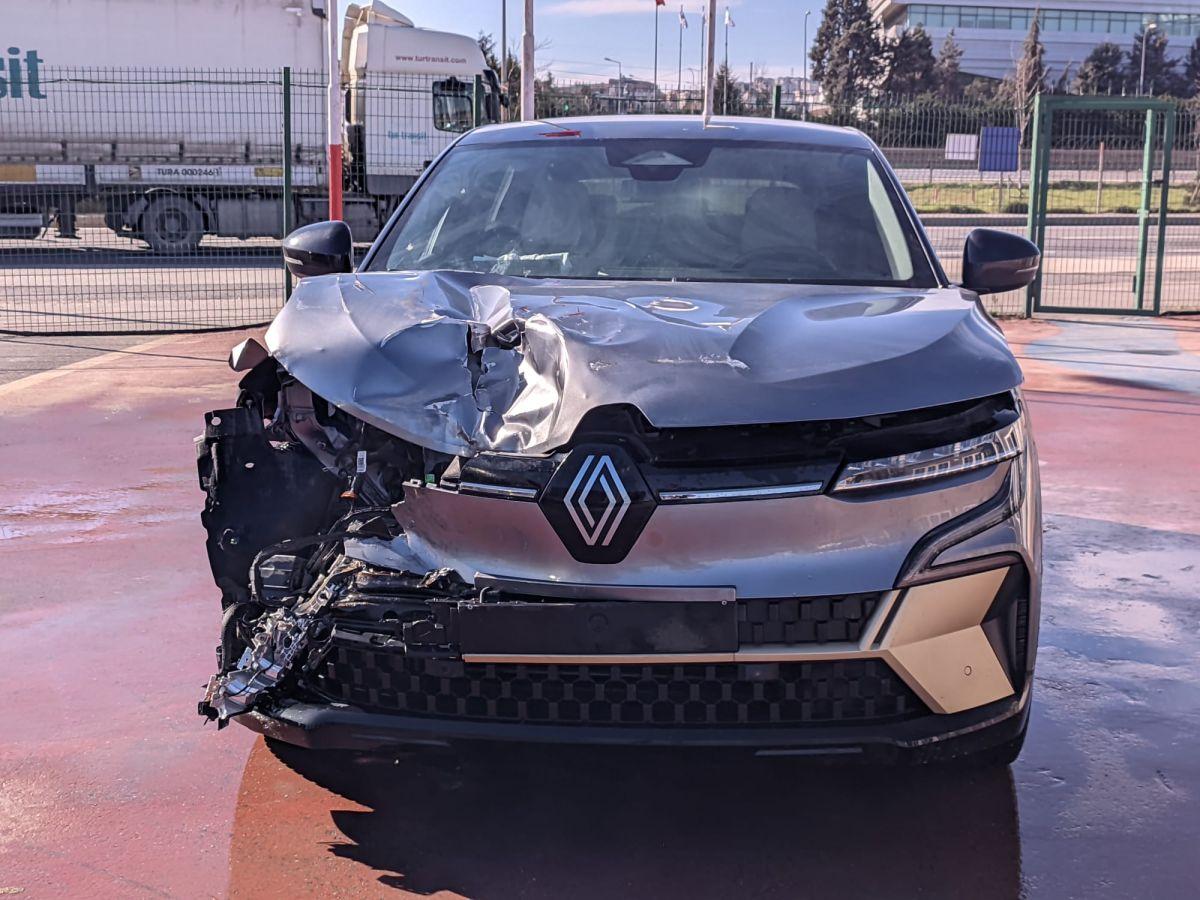 MEGANE E-TECH ICONIC EV60 220