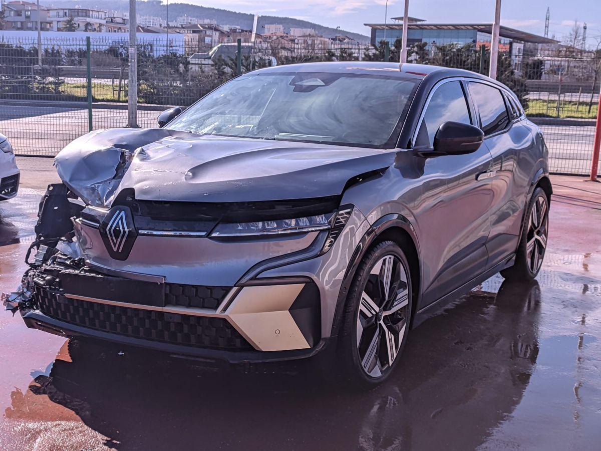 MEGANE E-TECH ICONIC EV60 220