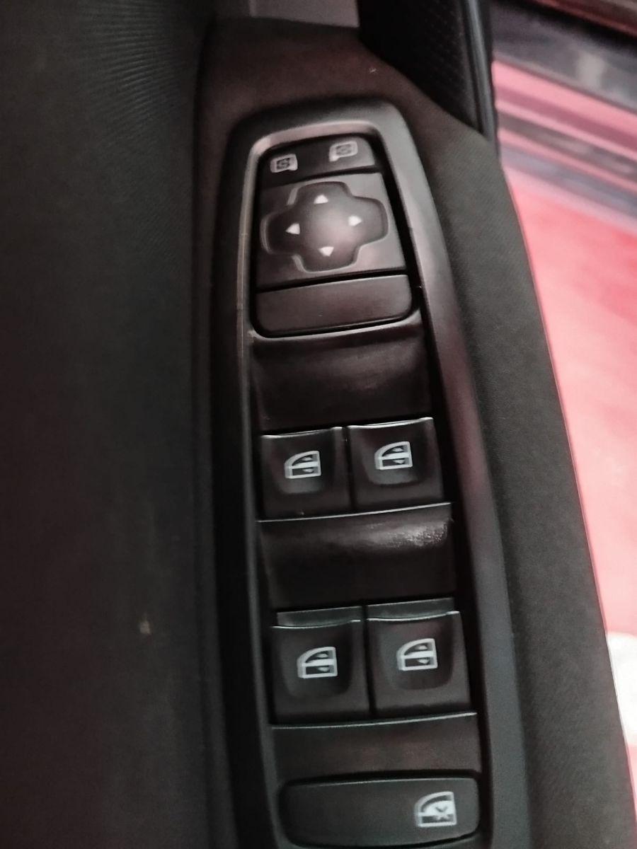 MEGANE SEDAN JOY 1.3 TCE 140