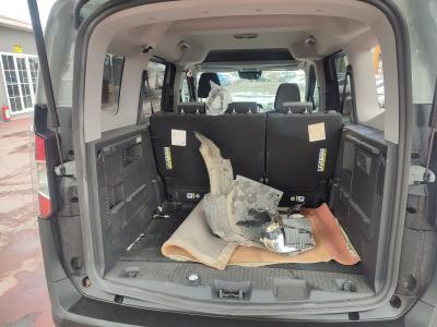 TOURNEO COURIER 1.0 P 125 AT TITANIUM