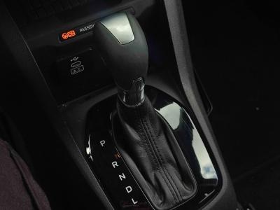 TOURNEO COURIER 1.0 P 125 AT TITANIUM