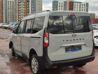 TOURNEO COURIER 1.0 P 125 AT TITANIUM