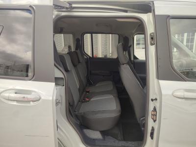 TOURNEO COURIER 1.0 P 125 AT TITANIUM