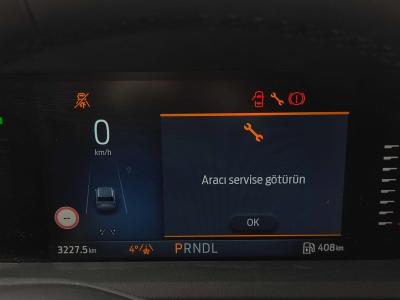 TOURNEO COURIER 1.0 P 125 AT TITANIUM