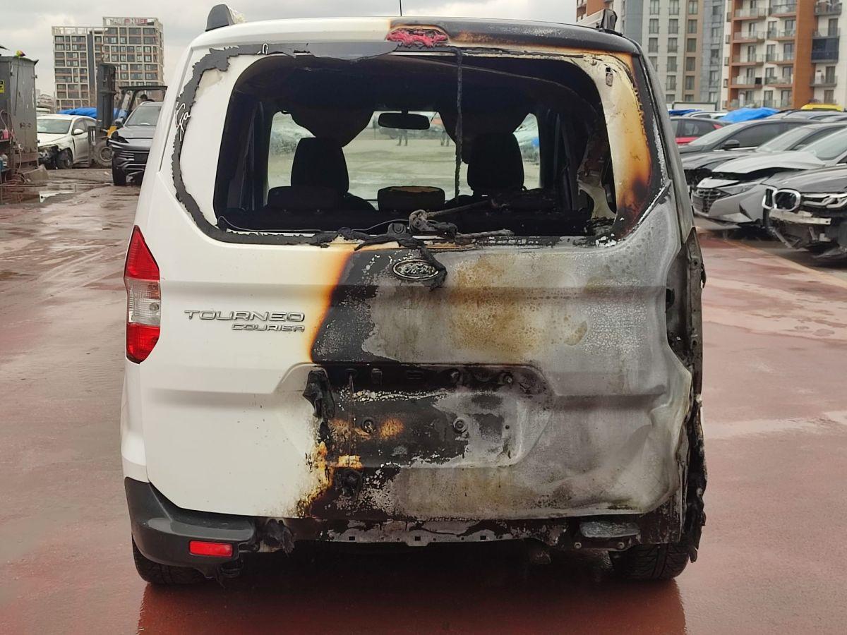 TOURNEO COURIER JOURNEY 1.5 TDCI 100 E6.2