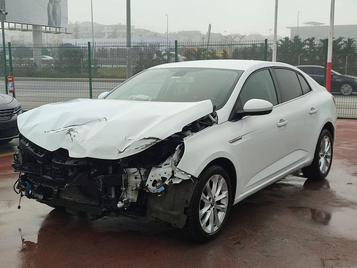 MEGANE SEDAN ICON 1.5 DCI EDC 110