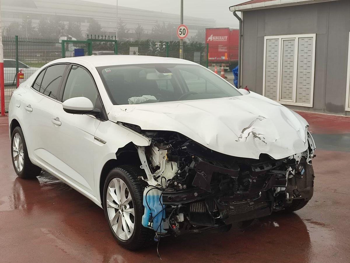 MEGANE SEDAN ICON 1.5 DCI EDC 110