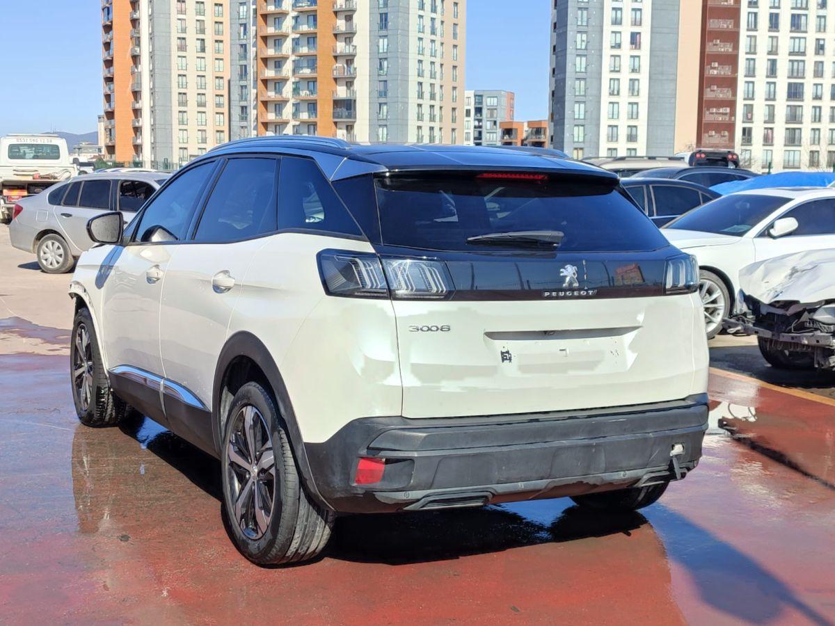 3008 ALLURE 1.5 BLUEHDI 130 EAT8 SELECTION