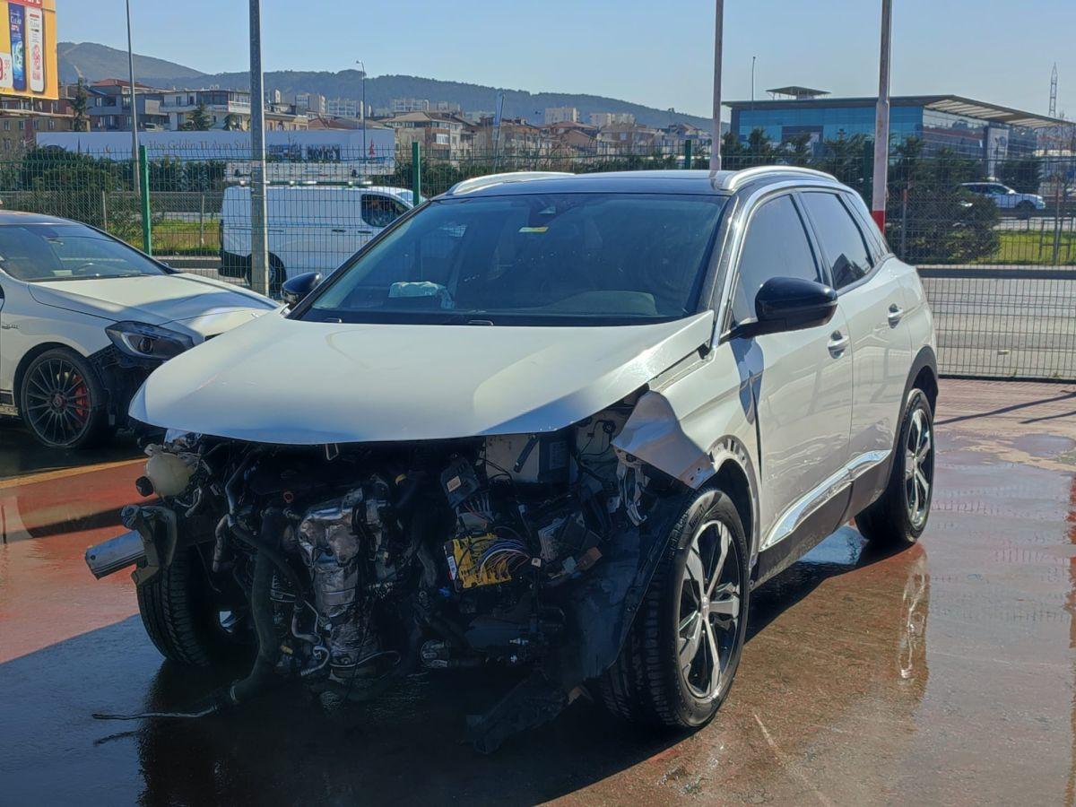 3008 ALLURE 1.5 BLUEHDI 130 EAT8 SELECTION