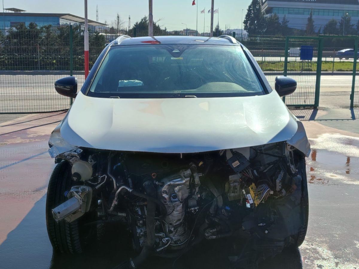 3008 ALLURE 1.5 BLUEHDI 130 EAT8 SELECTION