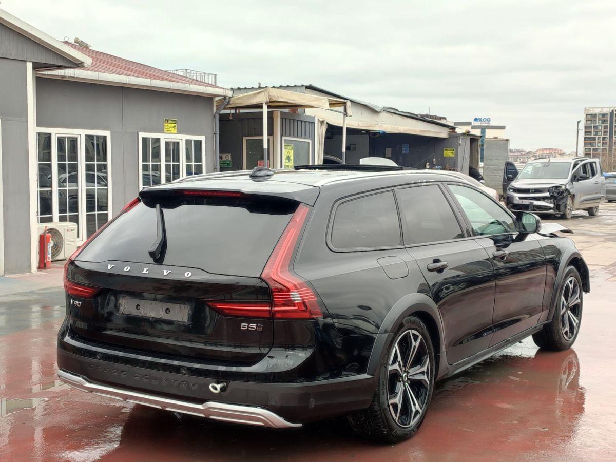 V90 CROSS COUNTRY ULTIMATE BRIGHT