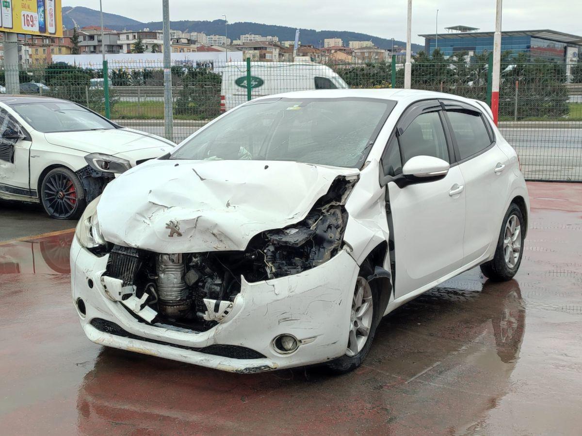 208 5 KAPI ACTIVE 1.4 e-HDI (68) AUTO5R