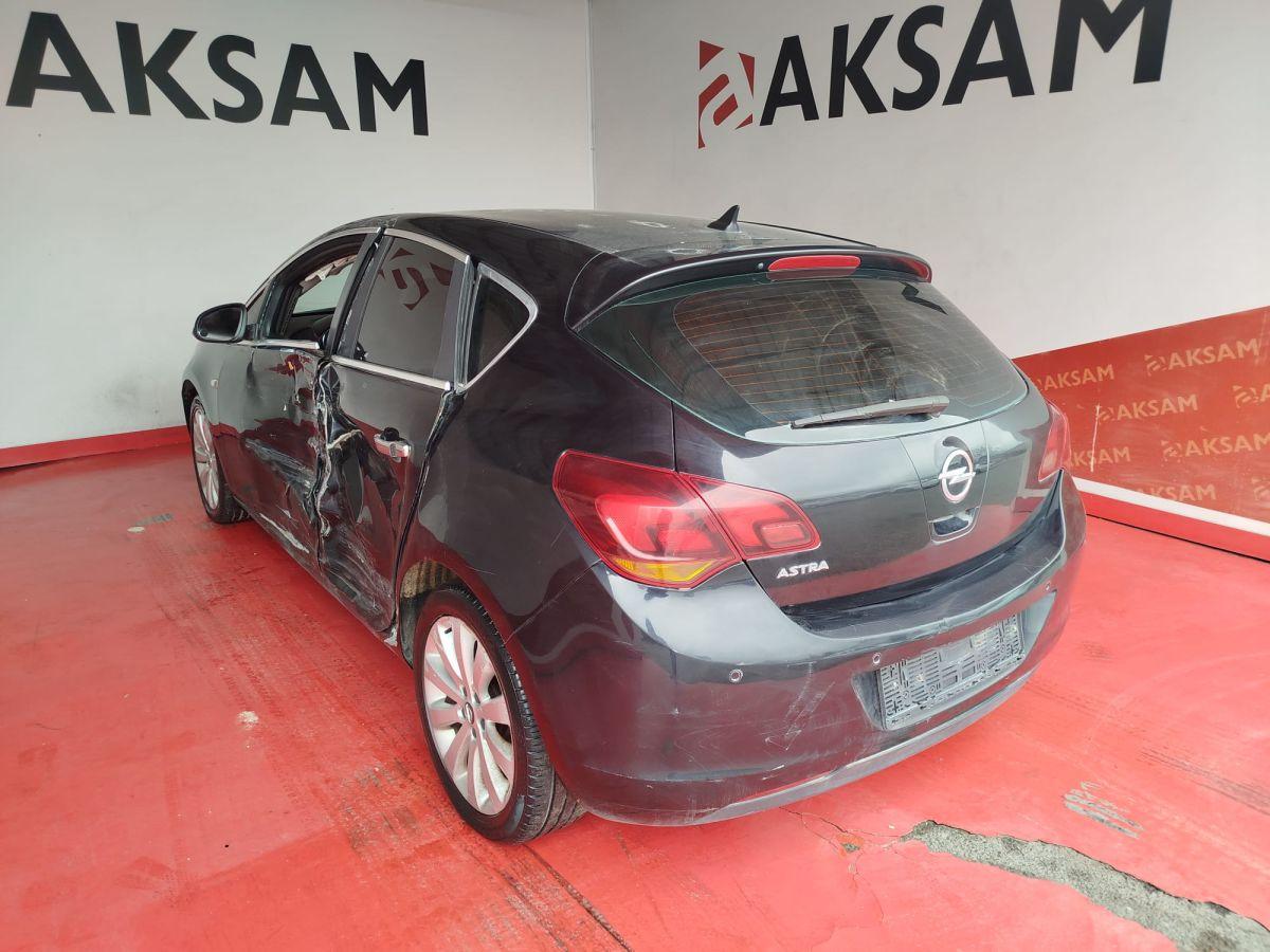 ASTRA HB 1.6 (115) COSMO