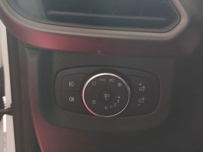 TOURNEO COURIER 1.0 P 125 AT TITANIUM