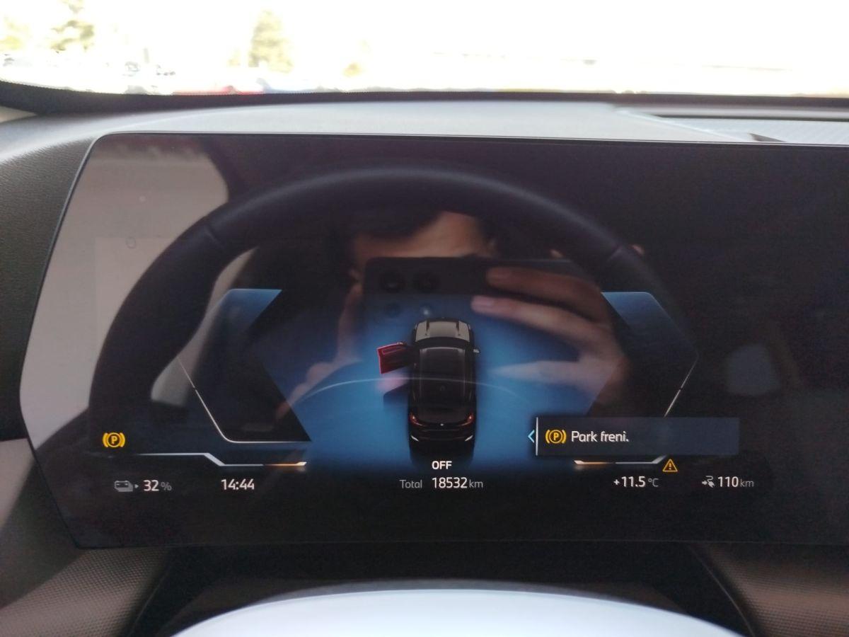 iX1 EDRIVE20 SPORT LINE