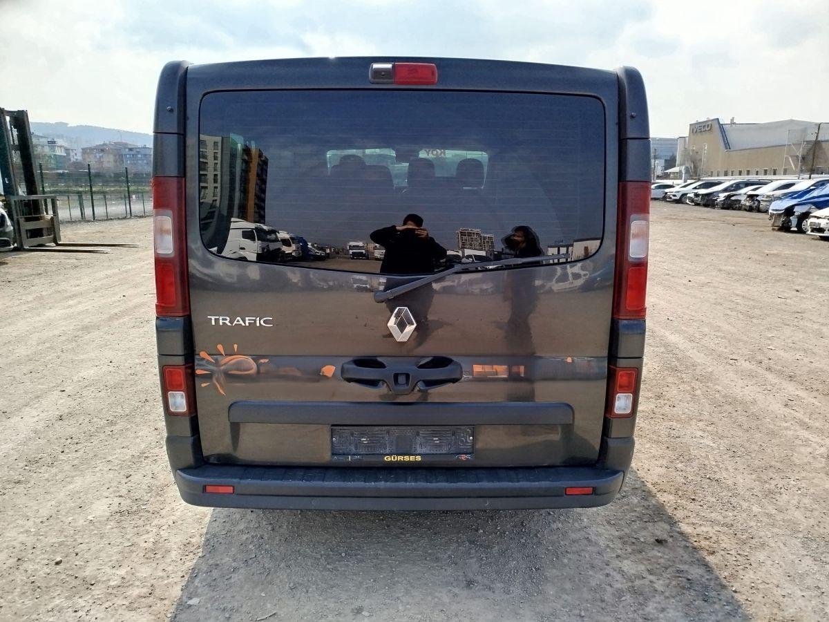 TRAFIC COMBI 8+1 GRAND CONFORT 6M3 EDC 170