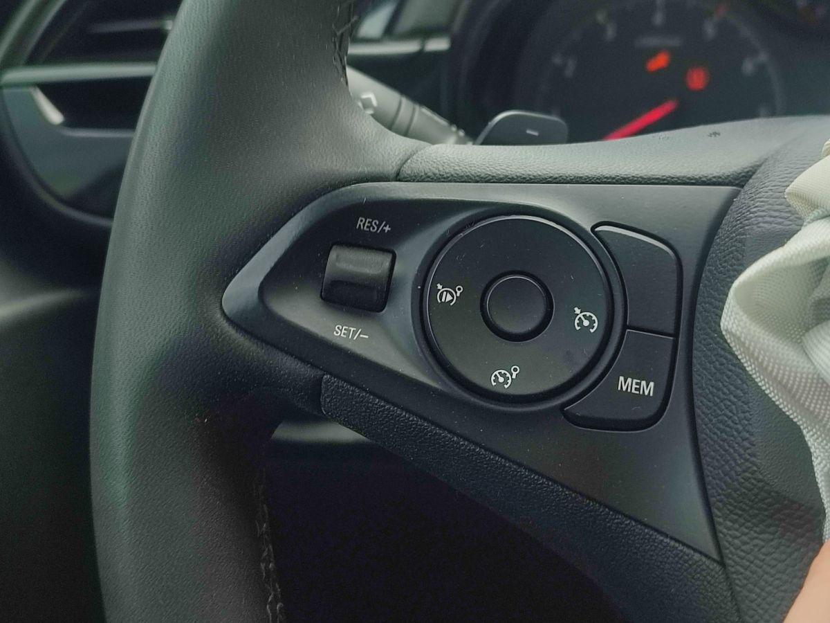 CORSA 1.2 100 AT8 EDITION FL