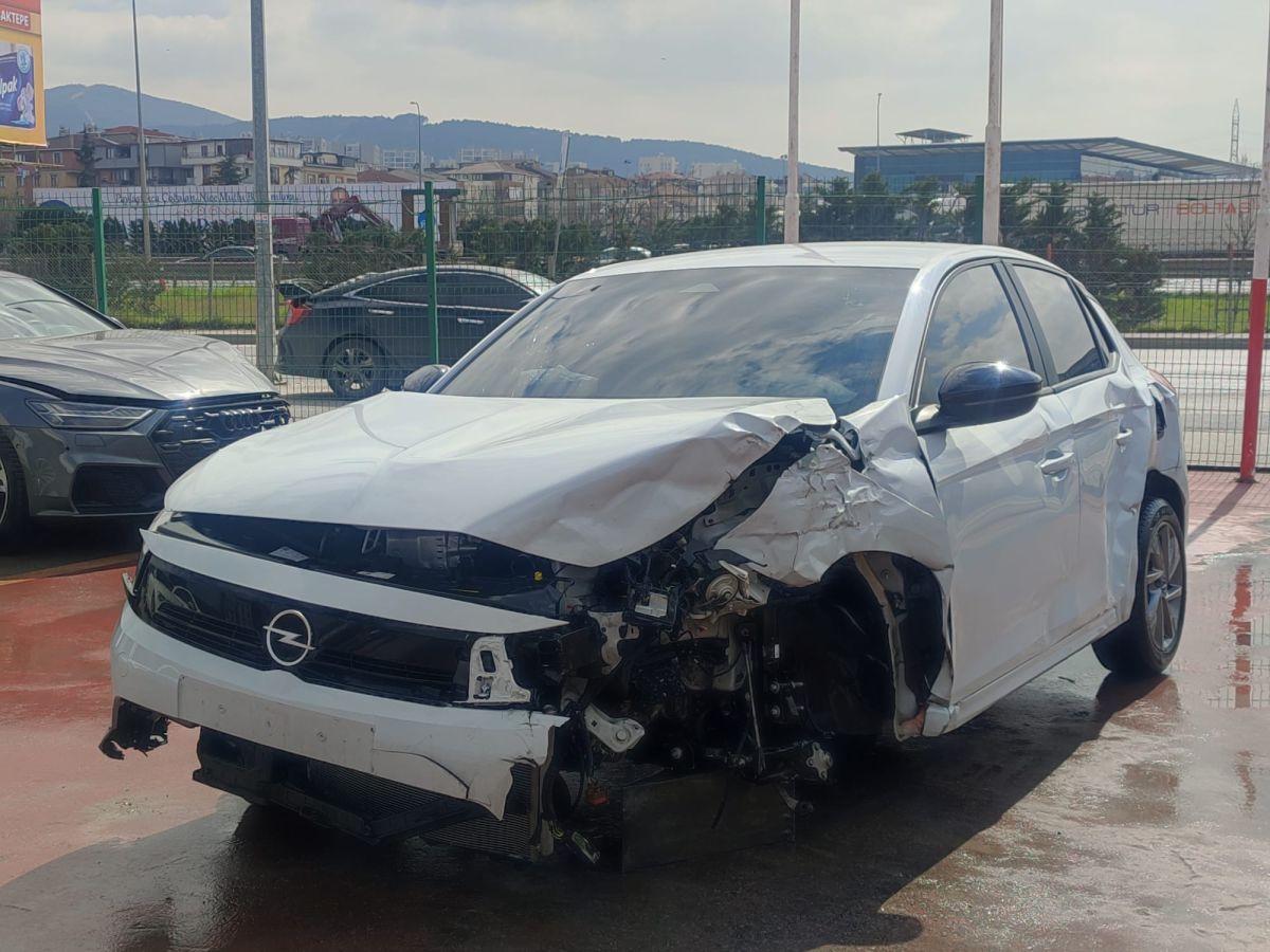 CORSA 1.2 100 AT8 EDITION FL