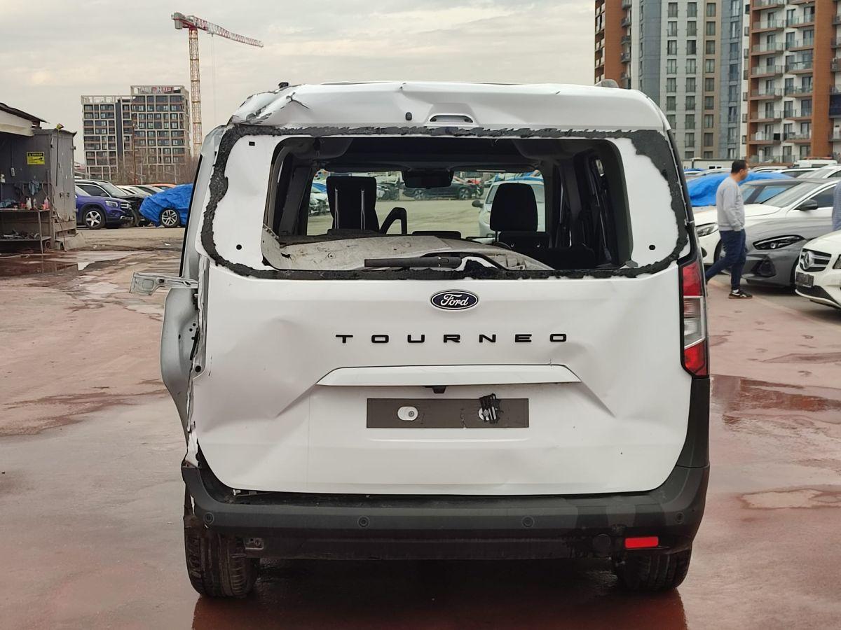 TOURNEOCOURIERKOMBI 1.5 TDCI 100 SCR TITANIUM