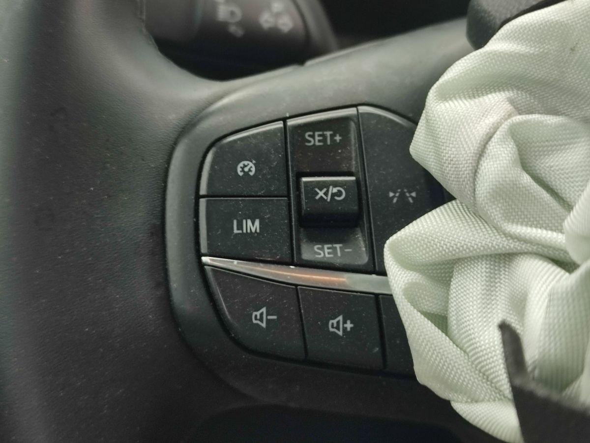 TOURNEOCOURIERKOMBI 1.5 TDCI 100 SCR TITANIUM