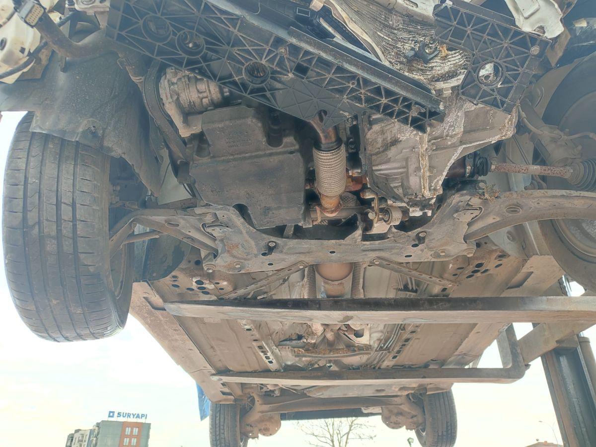 TOURNEOCOURIERKOMBI 1.5 TDCI 100 SCR TITANIUM