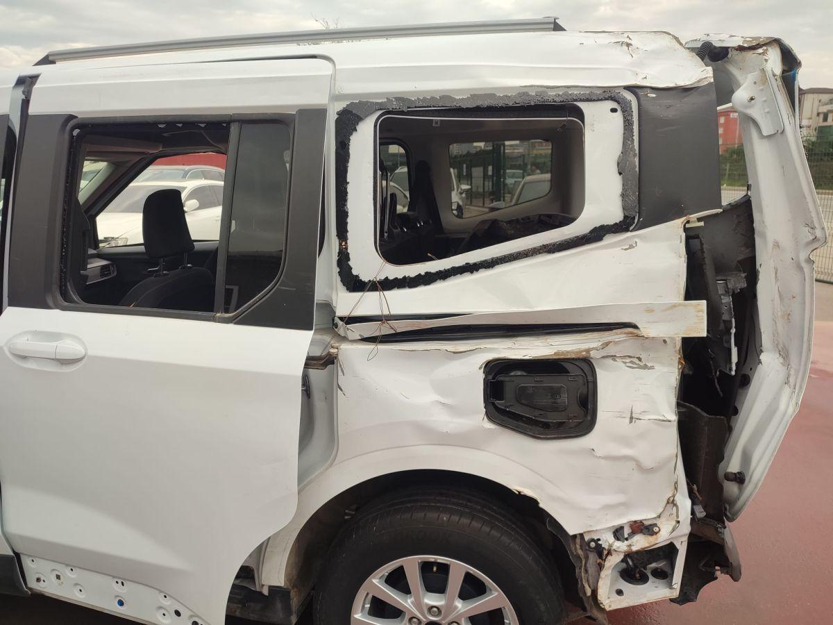 TOURNEOCOURIERKOMBI 1.5 TDCI 100 SCR TITANIUM