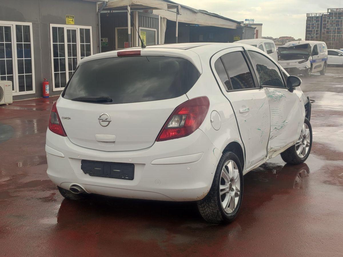 CORSA 5 KAPI 1.4i TWINPORT COLOR EDITION