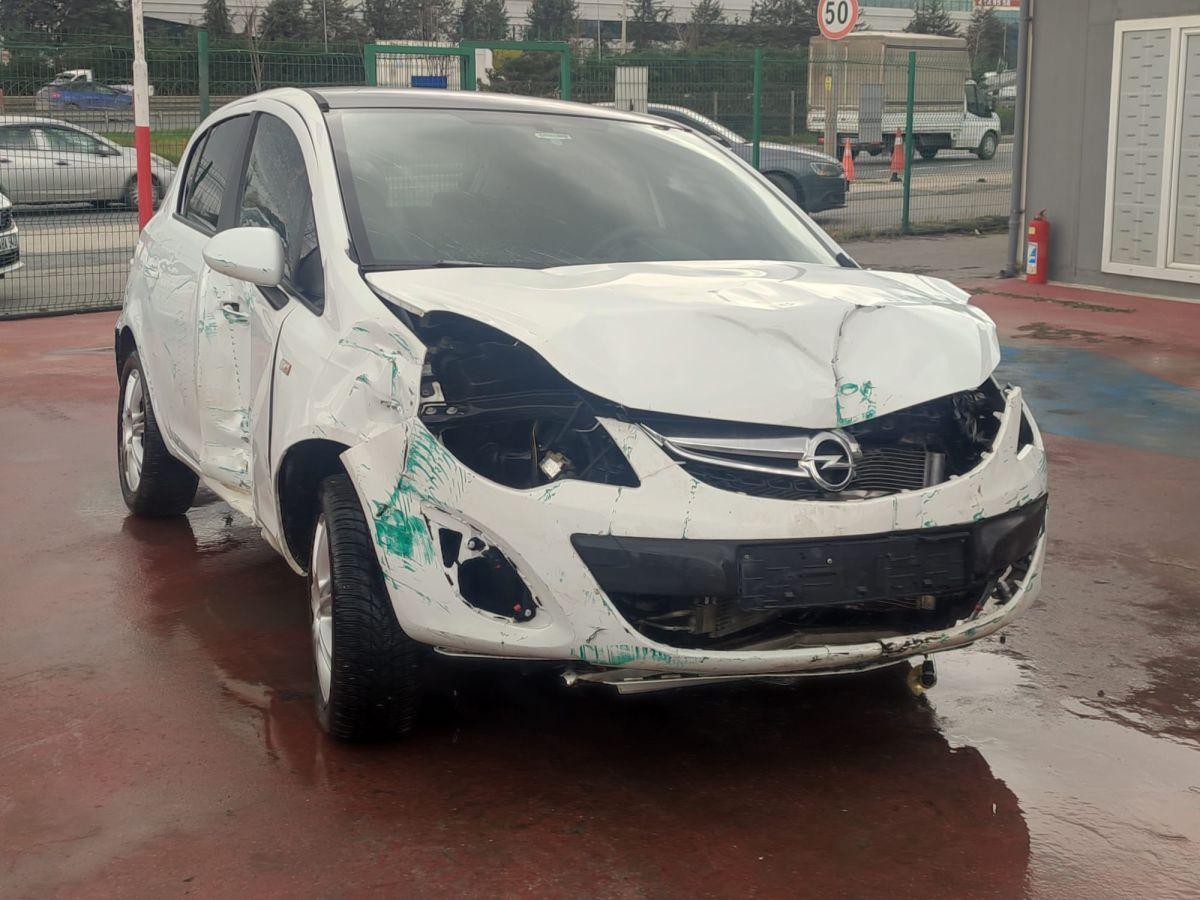CORSA 5 KAPI 1.4i TWINPORT COLOR EDITION