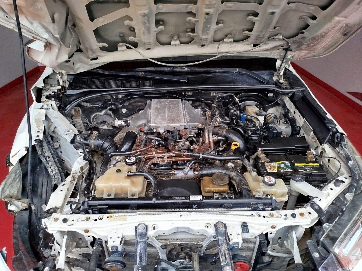 HILUX 2.4 D-4D 150 4x4 HI-CRUISER A/T