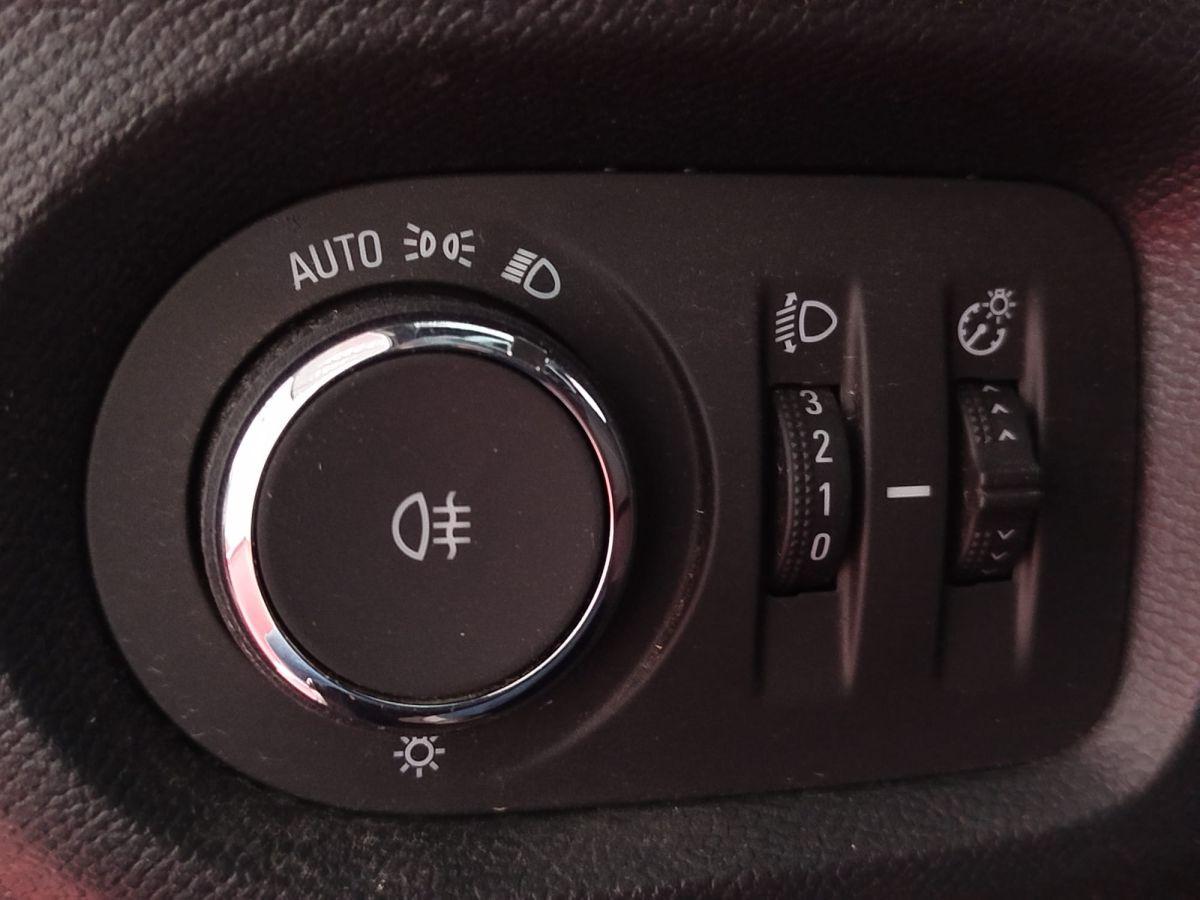 CORSA 1.2 100 AT8 GS FL