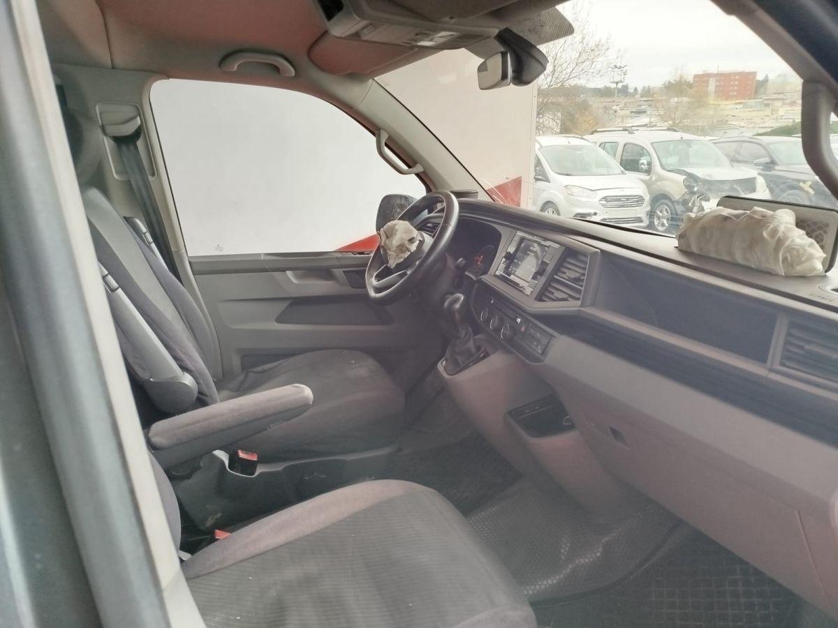 CARAVELLE BMT COMFORTLINE 2.0 TDI 8+1 LWB 150 DSG