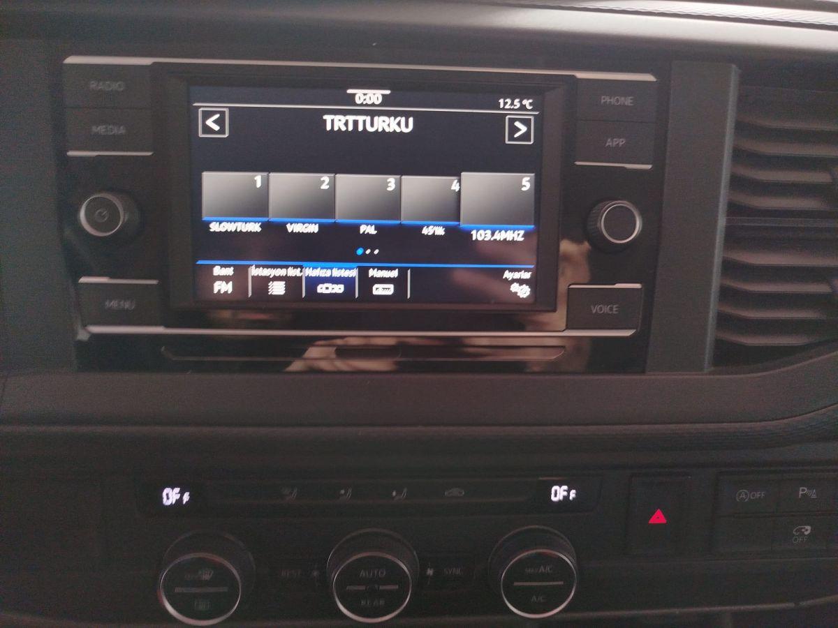 CARAVELLE BMT COMFORTLINE 2.0 TDI 8+1 LWB 150 DSG