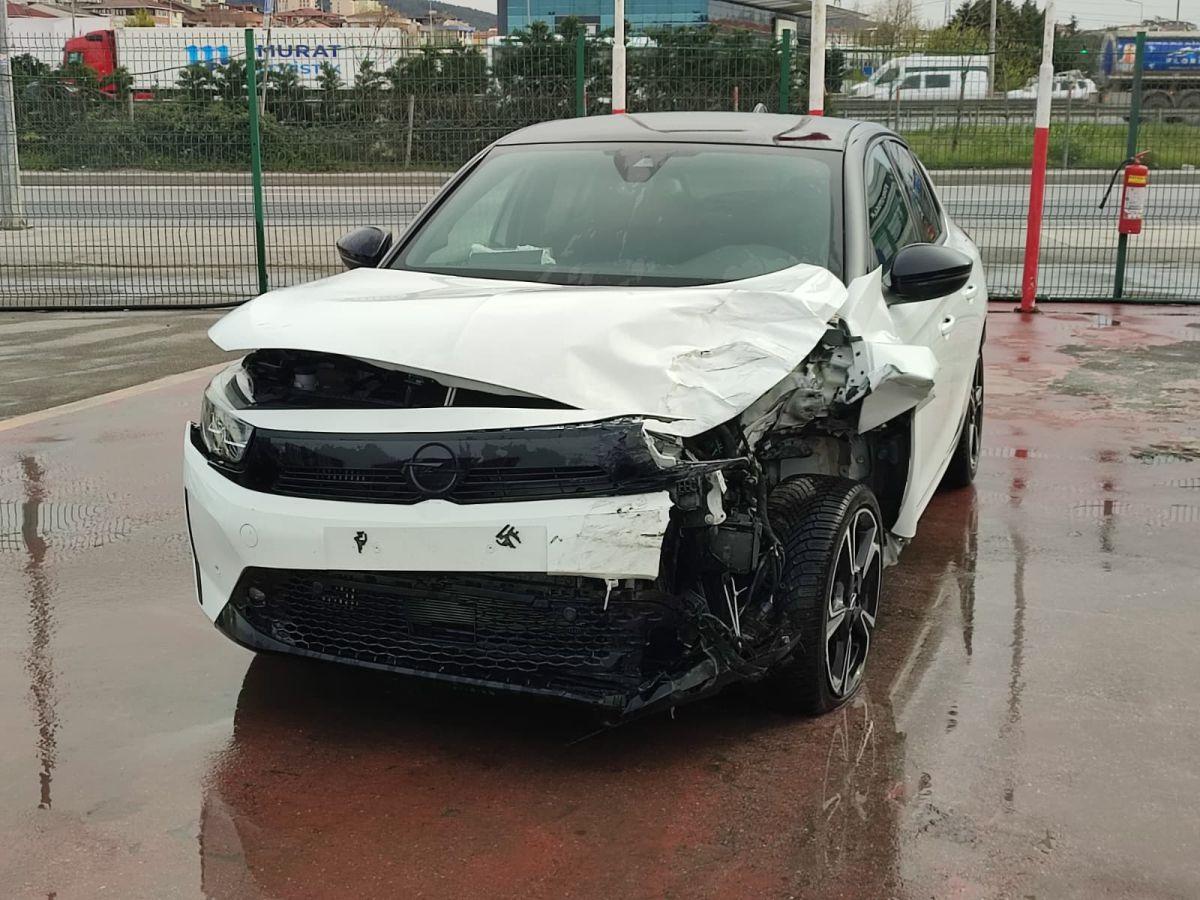 CORSA 1.2 130 AT8 ULTIMATE