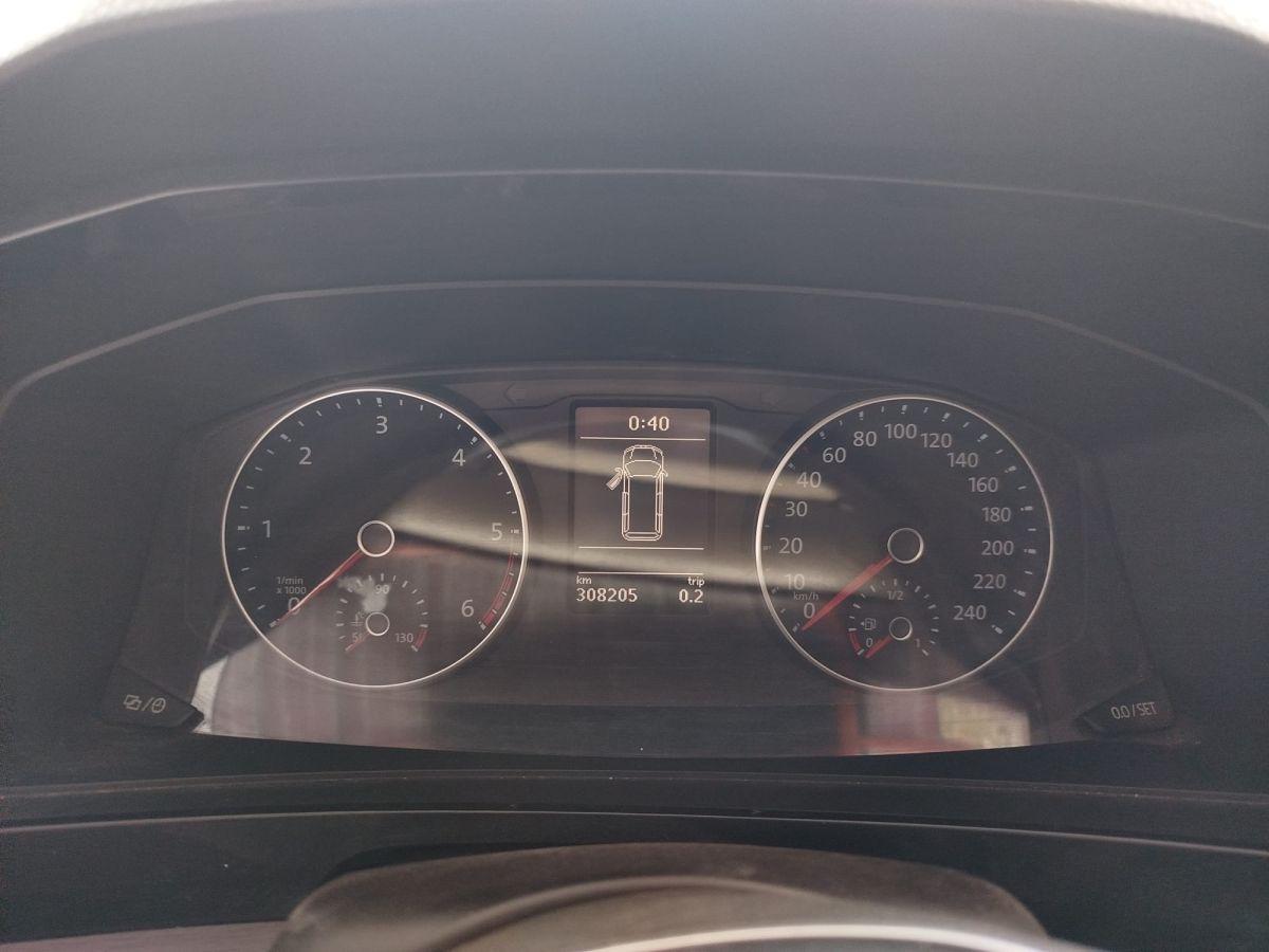 CARAVELLE HIGHLINE 2.0 TDI (8+1) LWB 204 DSG