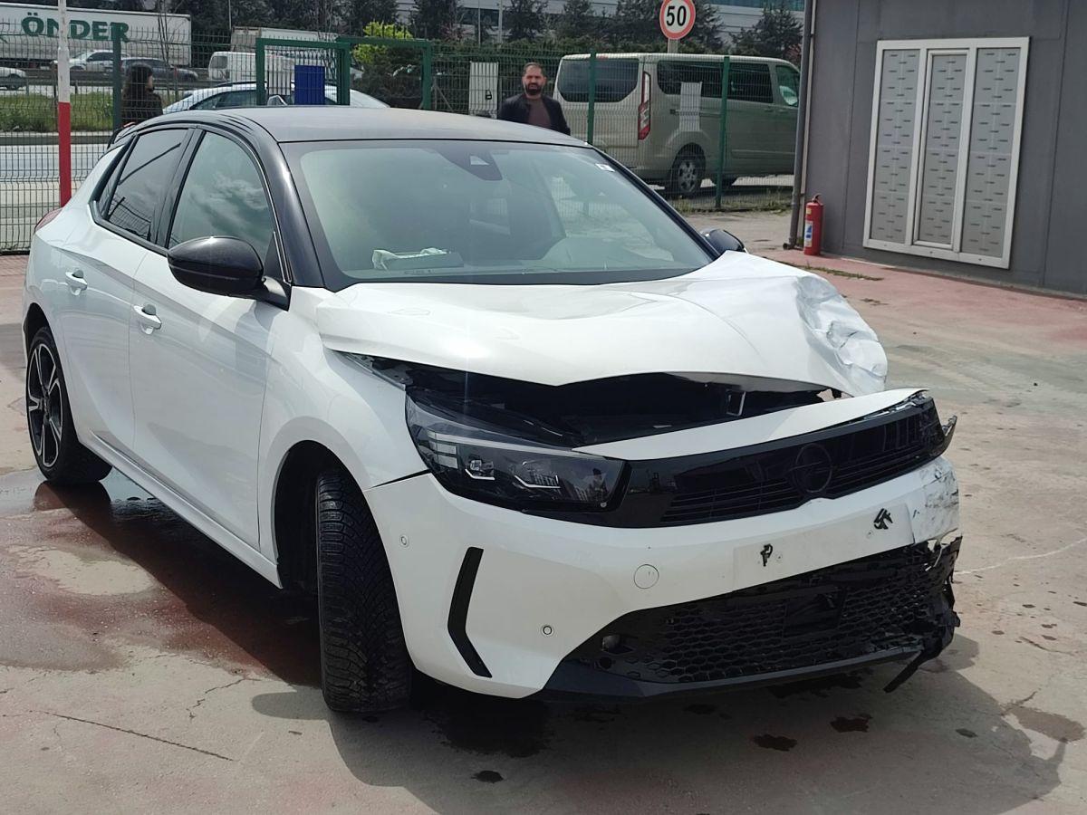 CORSA 1.2 130 AT8 ULTIMATE