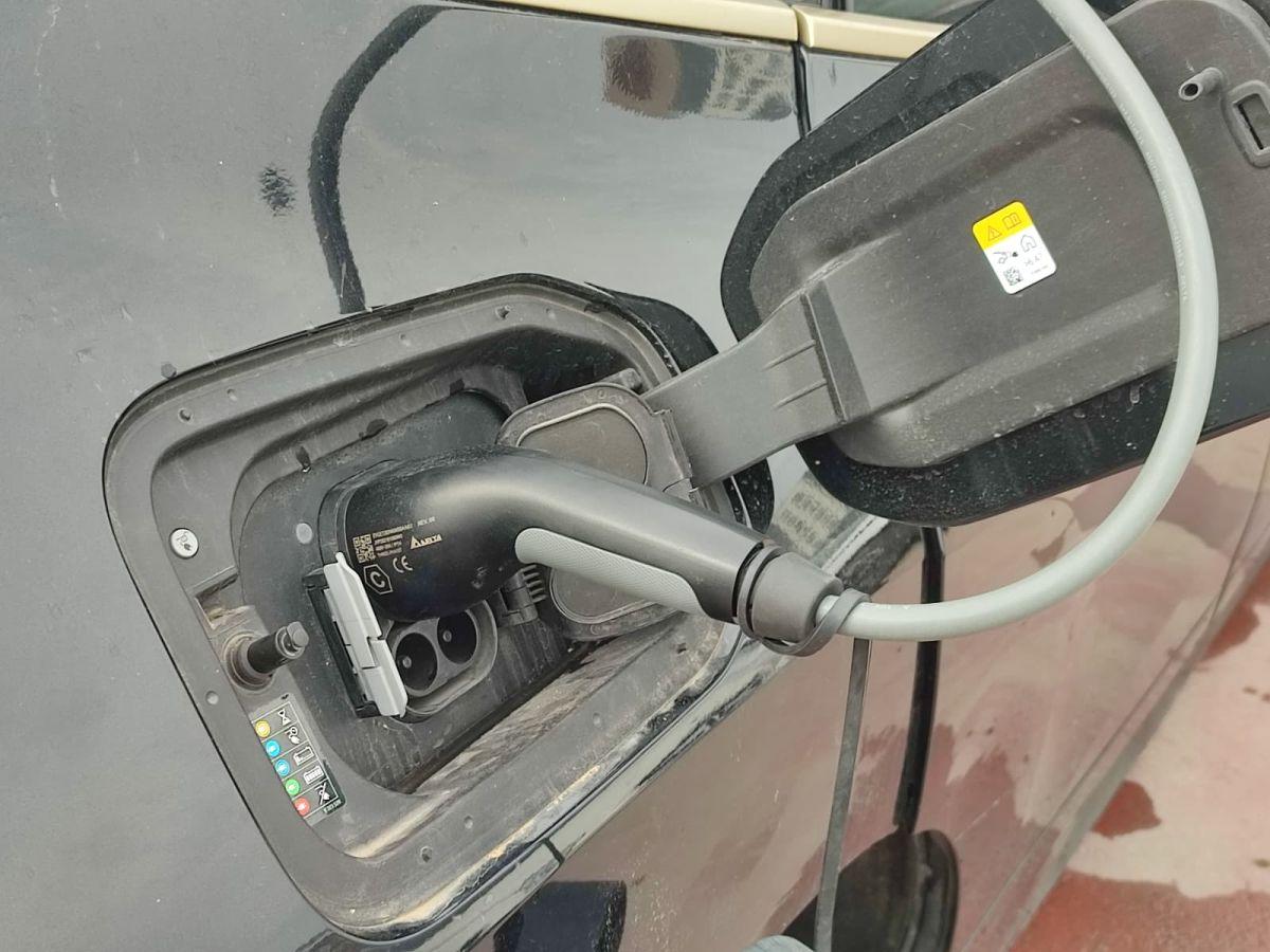 iX XDRIVE50 FIRST EDITION SPORT