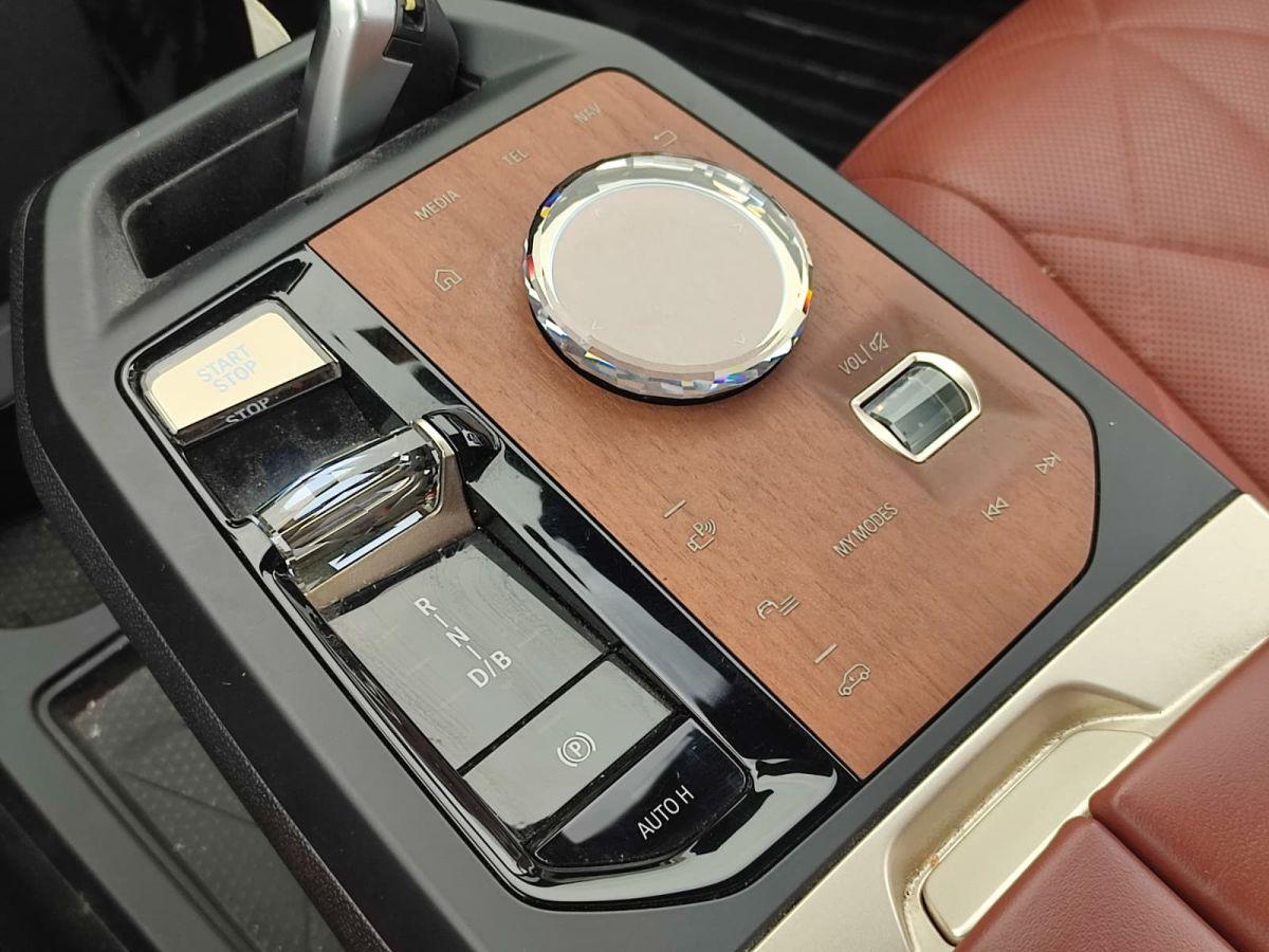 iX XDRIVE50 FIRST EDITION SPORT