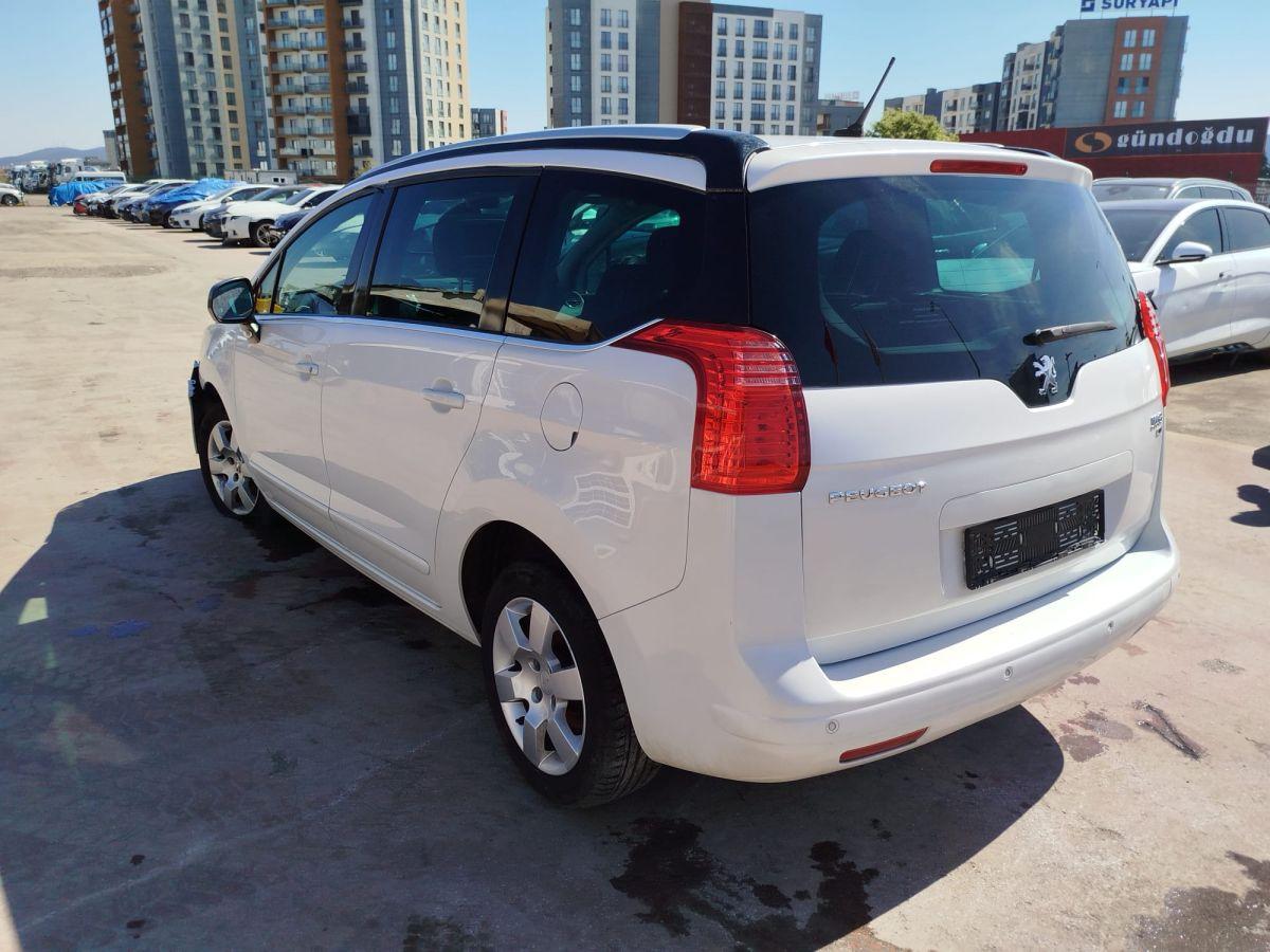 5008 ALLURE 1.6 e-HDI 115 AUTO6R